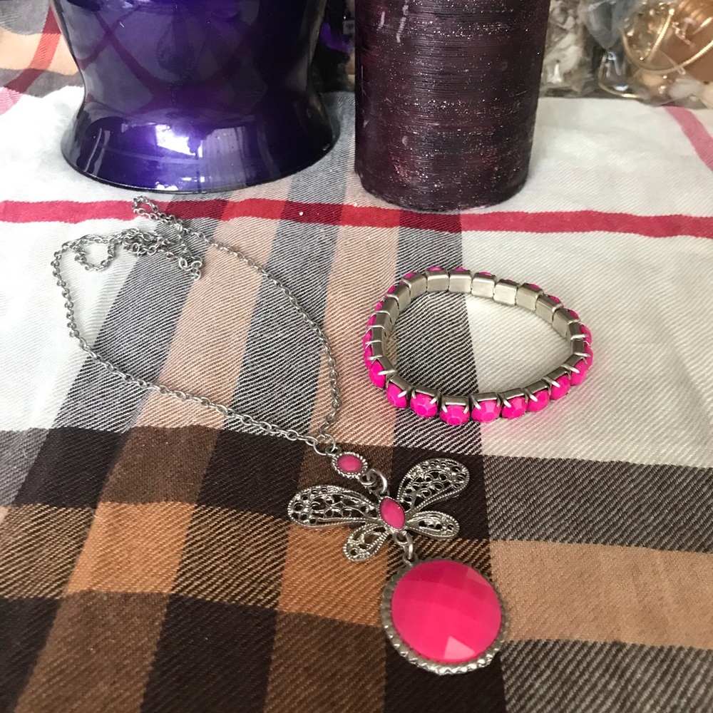 NECKLACE AND BRACELET  BUNDLE